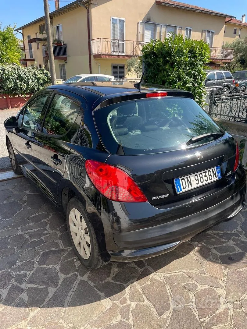 Peugeot 207 2008 photo 4
