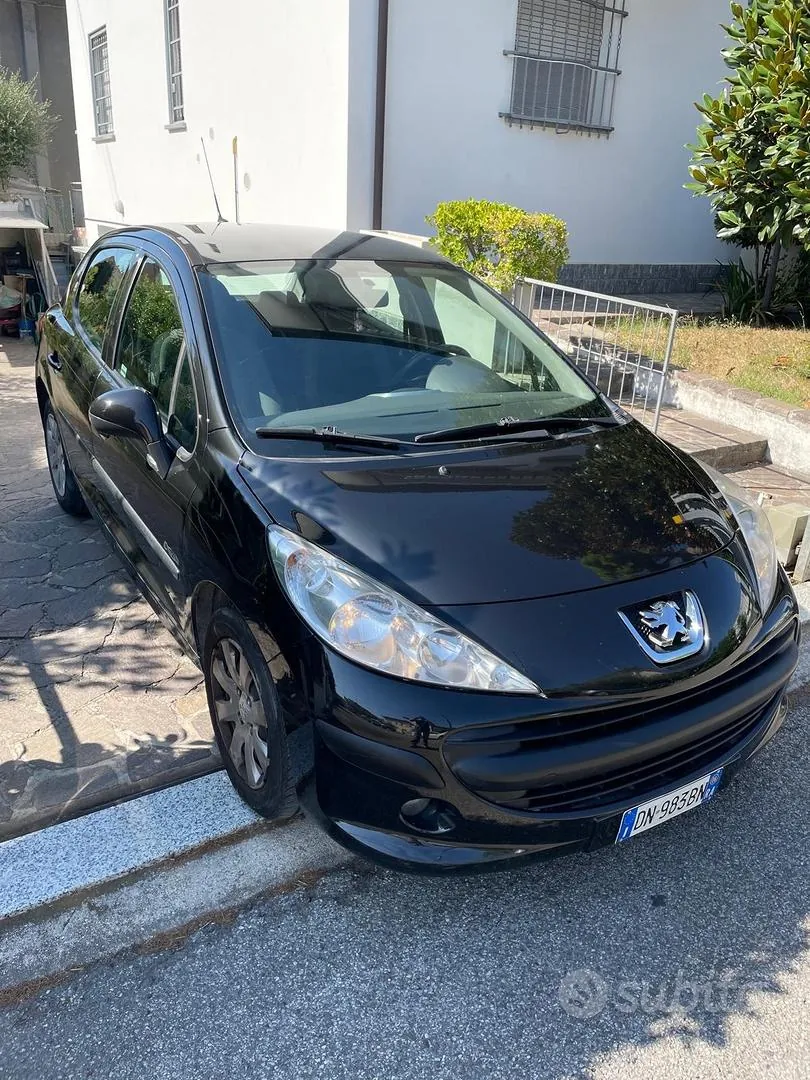 Peugeot 207 2008 photo 2