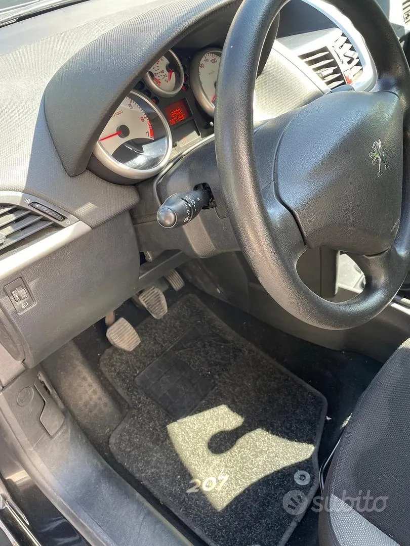 Peugeot 207 2008 photo 5