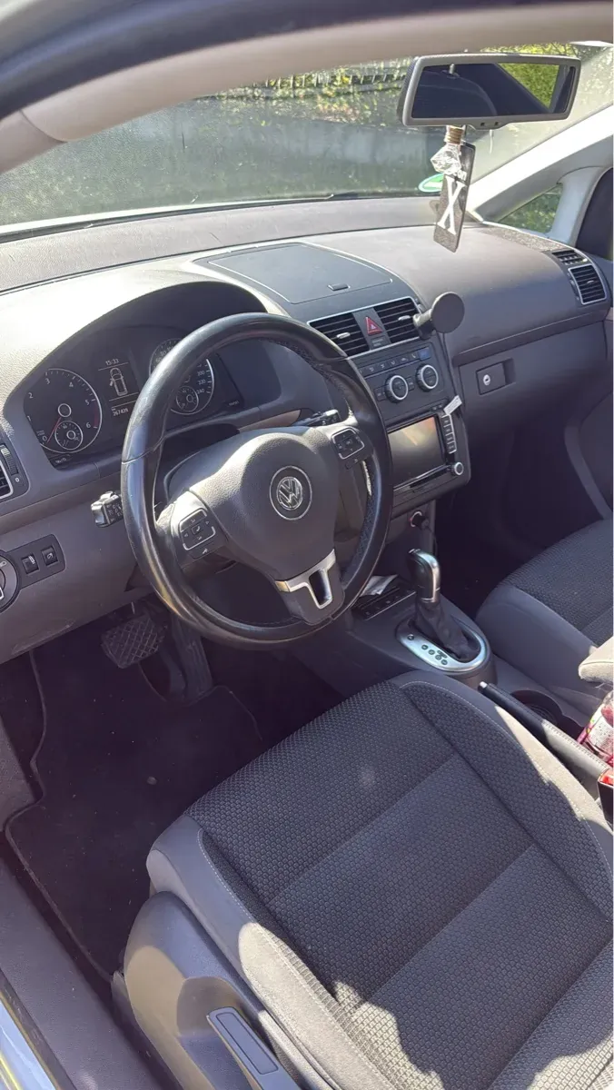 Volkswagen Touran 2015 photo 3
