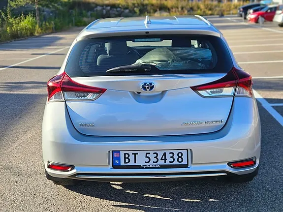 Toyota Auris 2016 photo 5