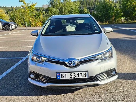 Toyota Auris 2016 photo 3