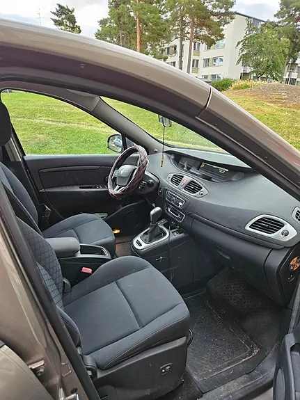 Renault Scenic Iii 2011 photo 4