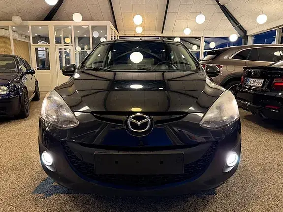 Mazda 2 2011 photo 5