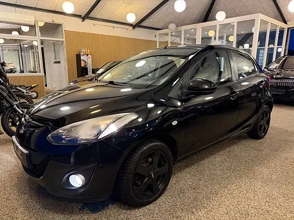 Mazda 2 2011 photo 2