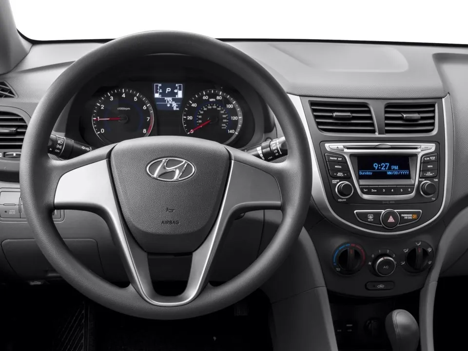 Hyundai Accent 2015 photo 4