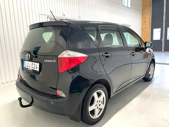 Toyota Verso-S 2012 photo 4