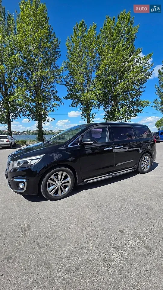 Kia Carnival 2015 photo 2