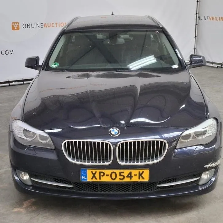 BMW 5 Series 2013 photo 2