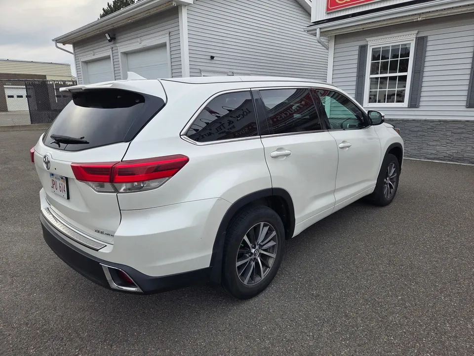 Toyota Highlander 2018 photo 3
