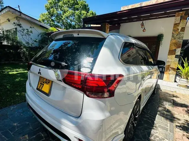 Mitsubishi Outlander 2016 photo 2