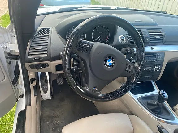 BMW 118D 2008 photo 3