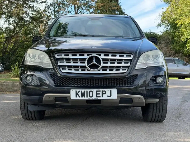 Mercedes-Benz M-Class 2010 photo 2