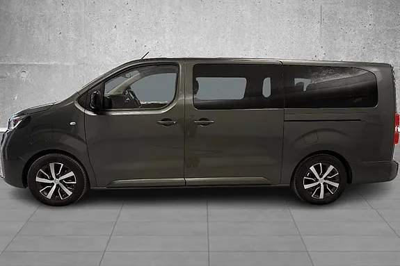 Toyota Proace Verso 2025 photo 2