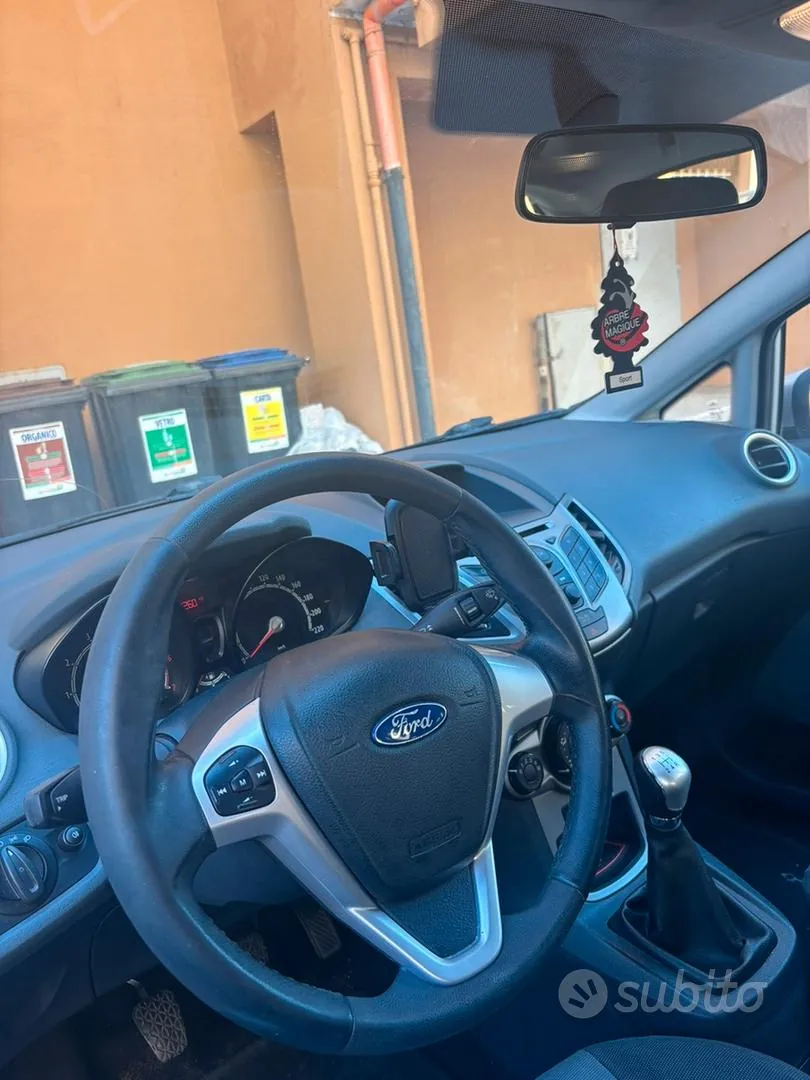 Ford Fiesta 2009 photo 4