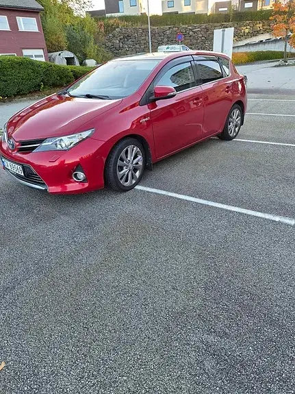 Toyota Auris 2013 photo 3