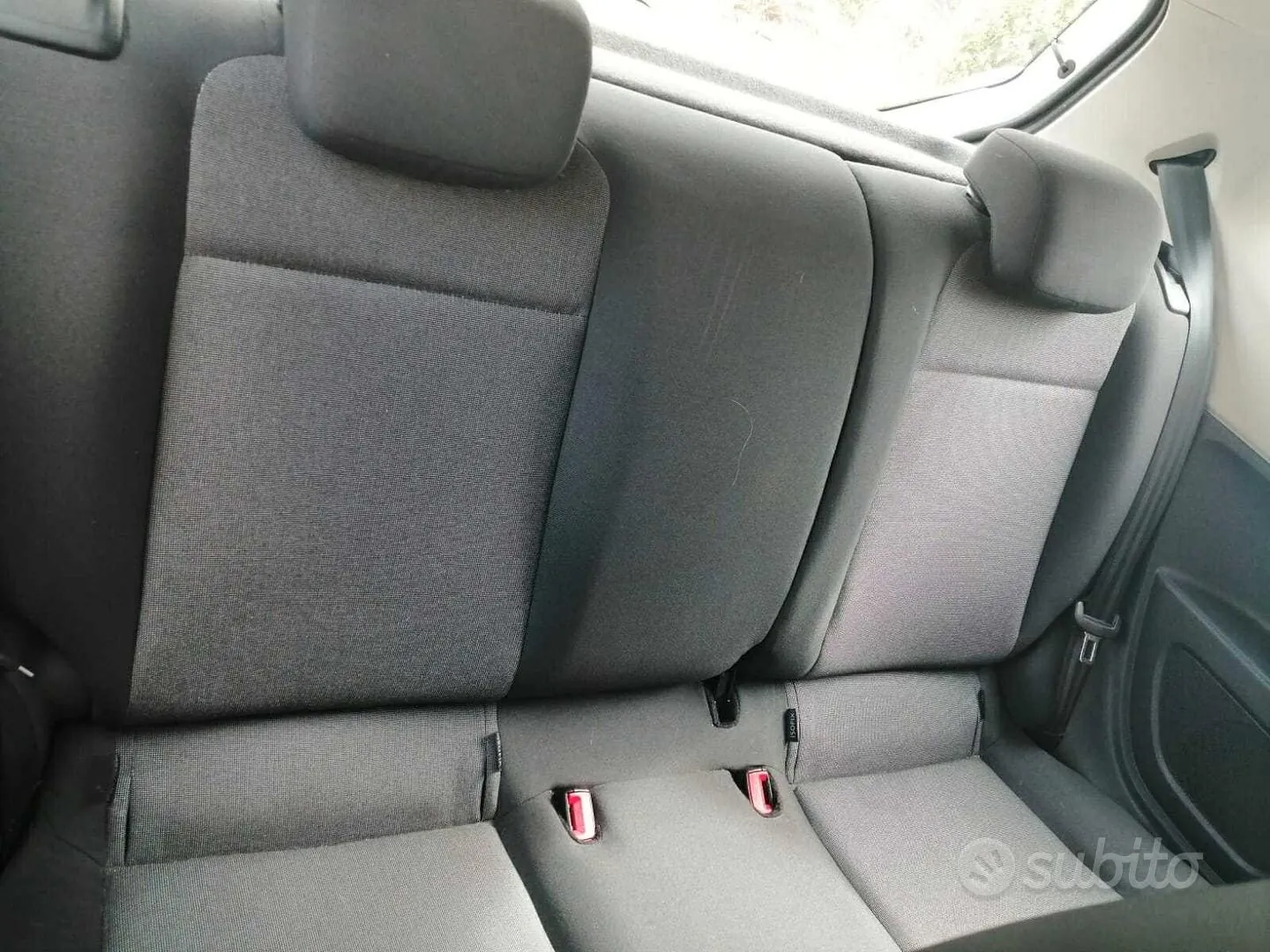 Volkswagen Up 2014 photo 3
