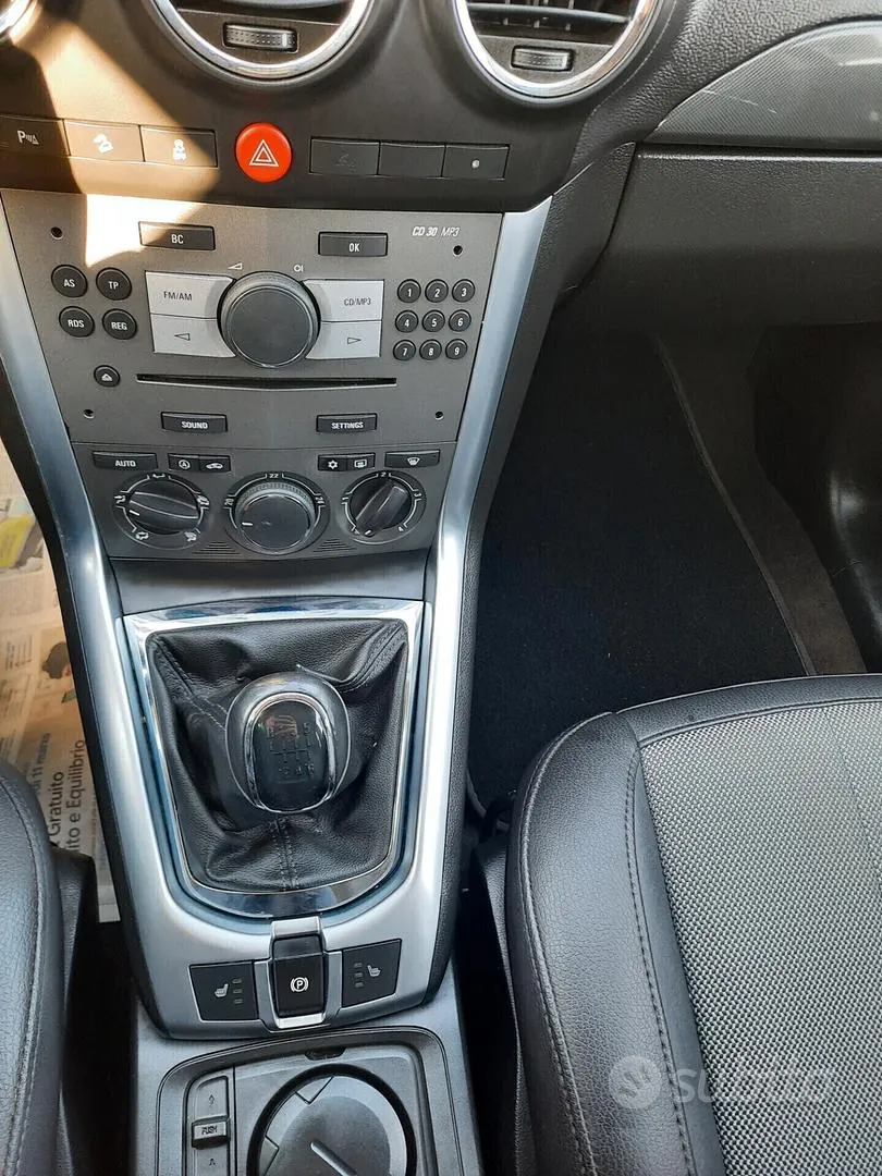 Opel Antara 2012 photo 4