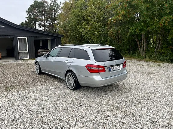 Mercedes-Benz E-Class 2010 photo 4