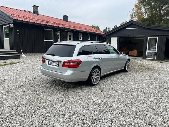 Mercedes-Benz E-Class 2010 photo 5