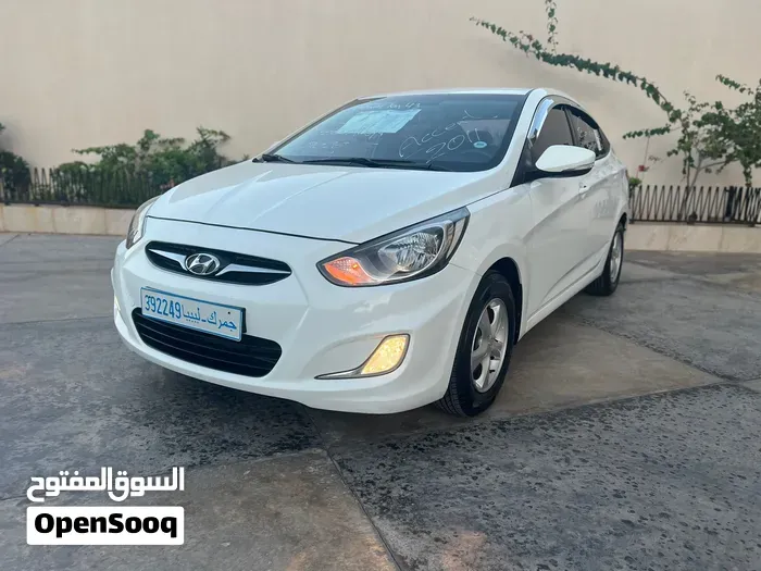 Hyundai Accent 2012 photo 4