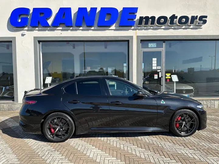 Alfa Romeo Giulia 2021 photo 4