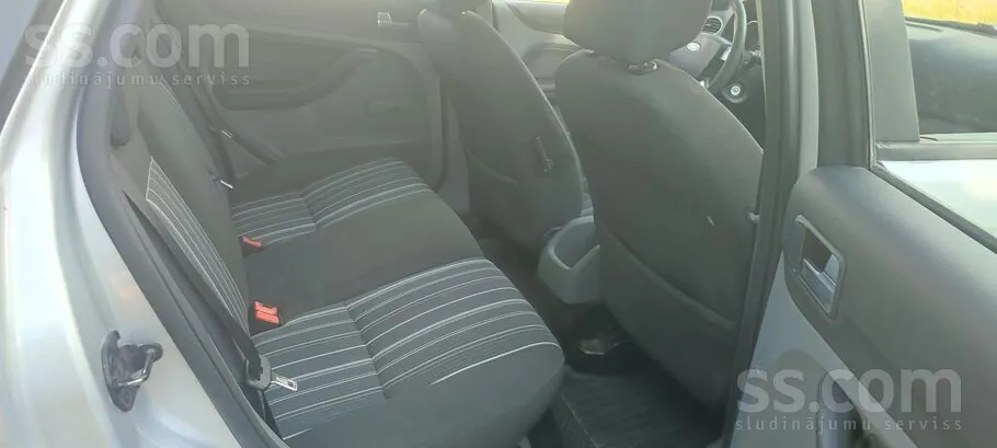 Ford Focus 2008 photo 2