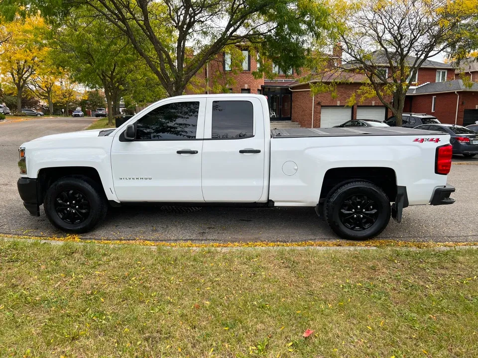 Chevrolet Silverado 2018 photo 2