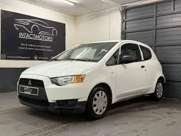 Mitsubishi Colt 2010 photo 2
