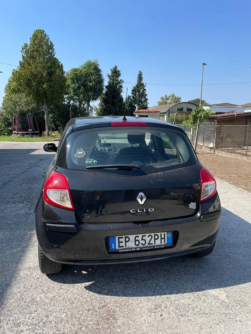 Renault Clio 2012 photo 3