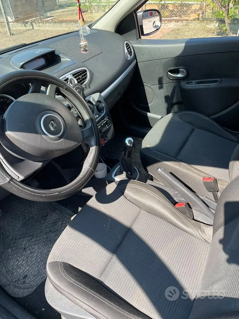 Renault Clio 2012 photo 5