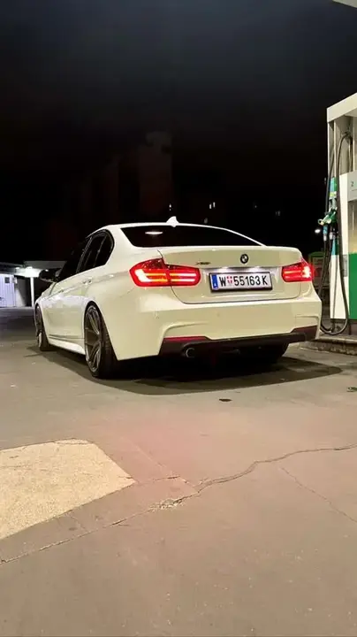 BMW 3 Series 2013 photo 2