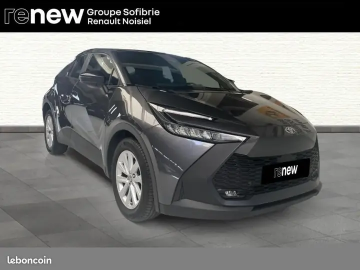 Toyota C-Hr 2025 photo 2