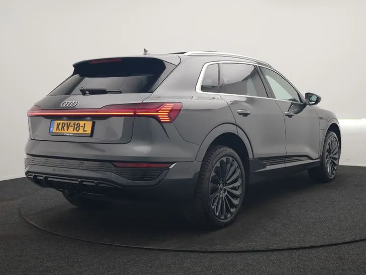 Audi Q8 E-Tron 2024 photo 3