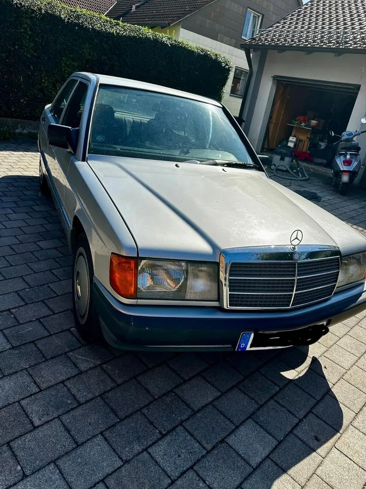 Mercedes-Benz 190E