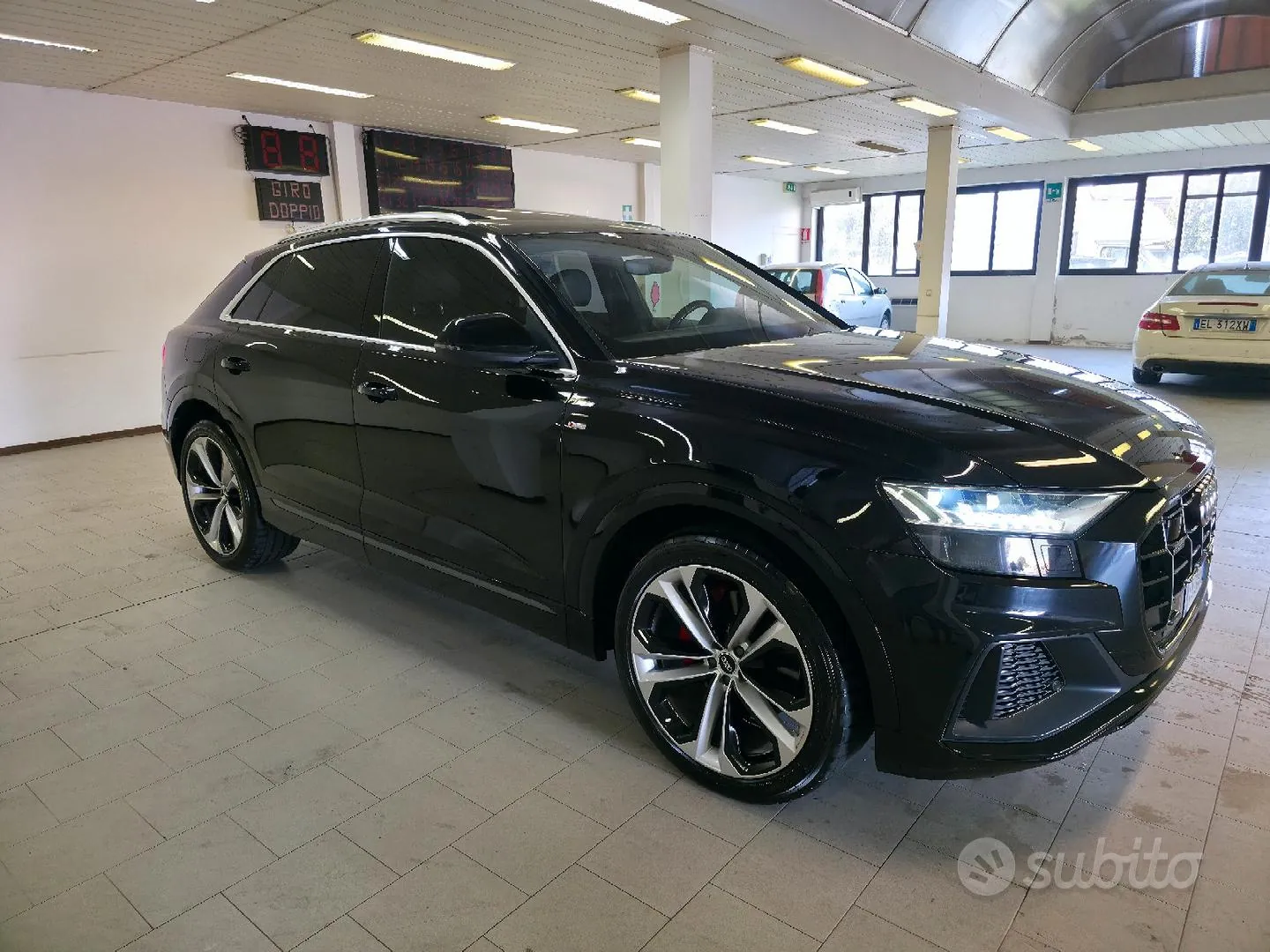 Audi Q8 2018 photo 2