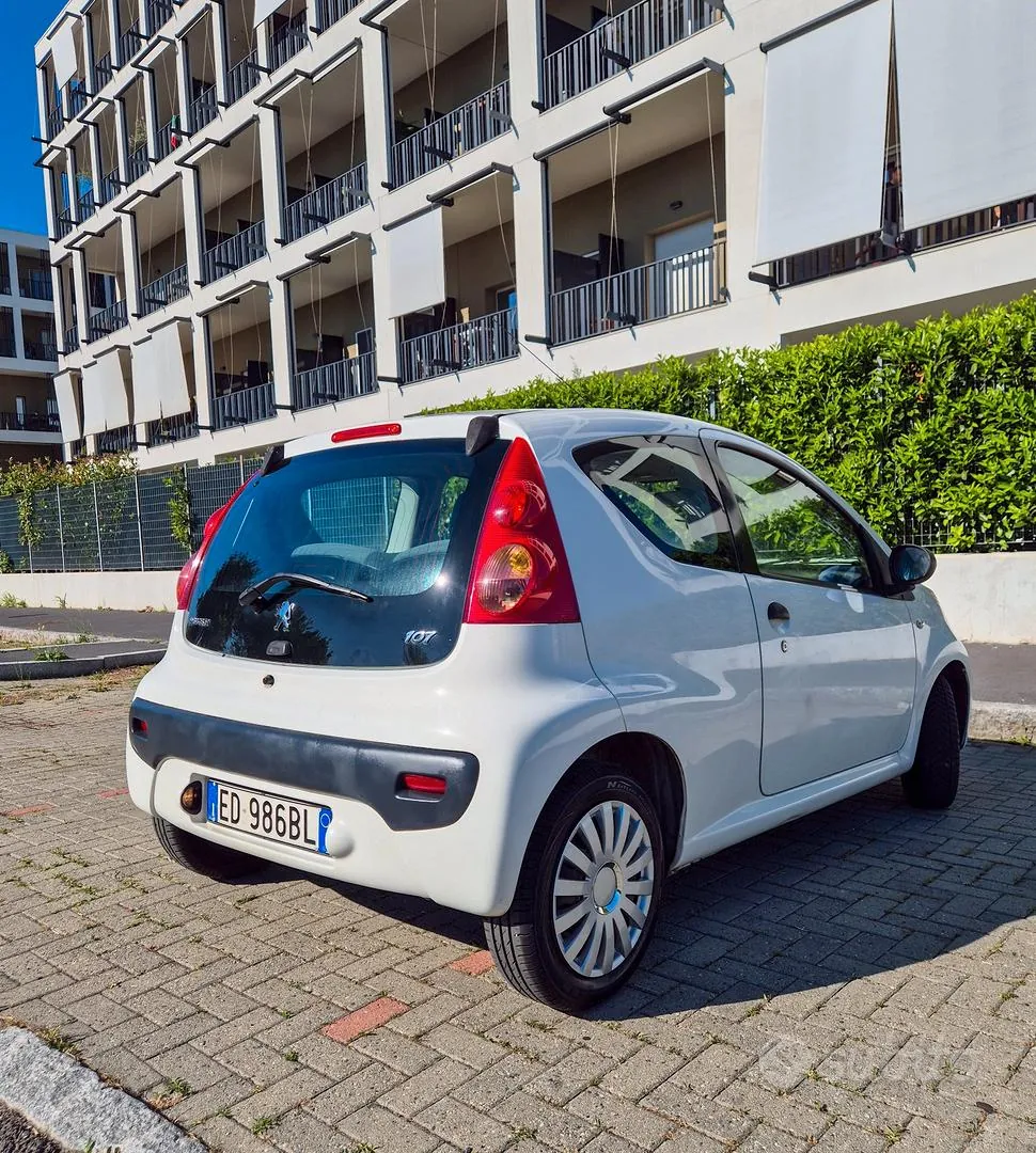 Peugeot 107 2011 photo 4
