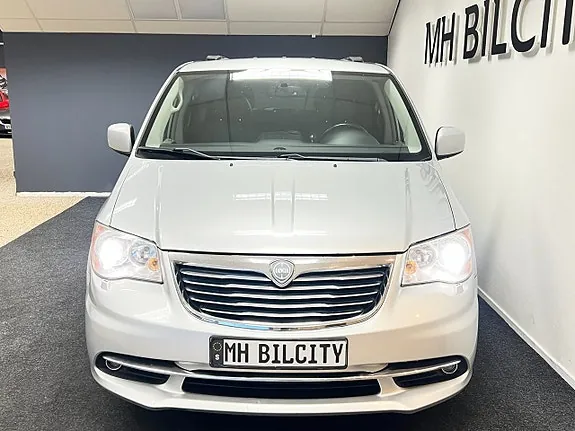 Lancia Voyager 2012 photo 3