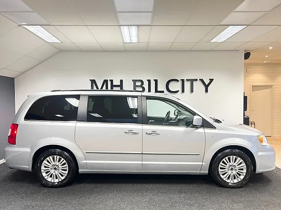 Lancia Voyager 2012 photo 4