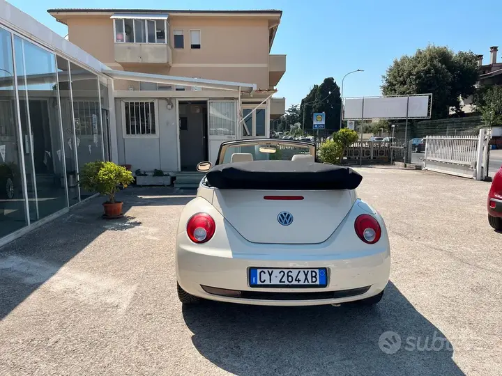 Volkswagen Beetle 2010 photo 4