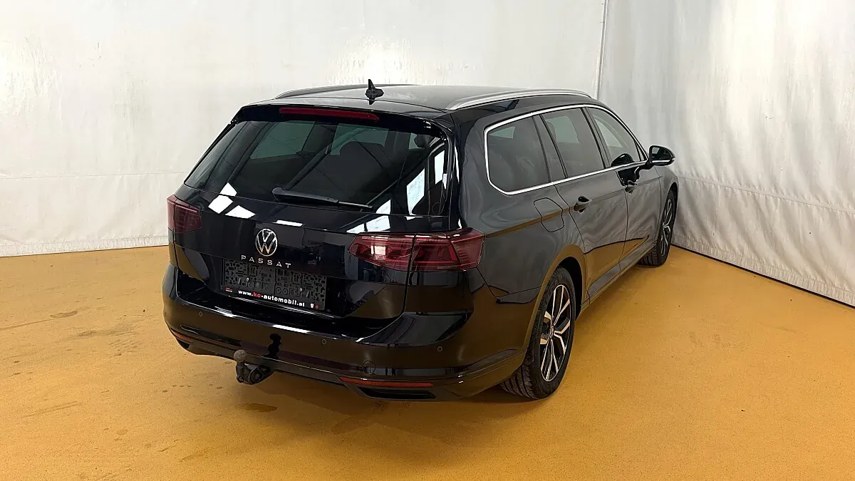 Volkswagen Passat 2021 photo 2