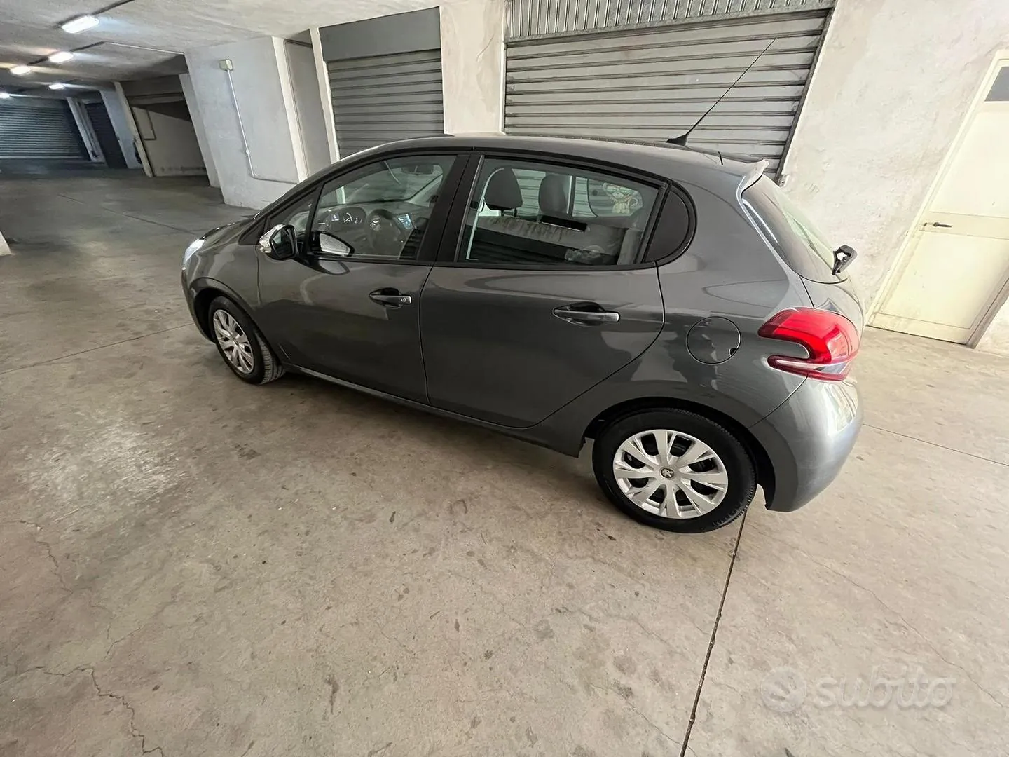 Peugeot 208 2019 photo 2