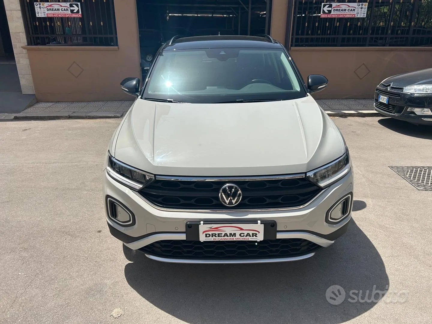 Volkswagen T-Roc 2023 photo 2