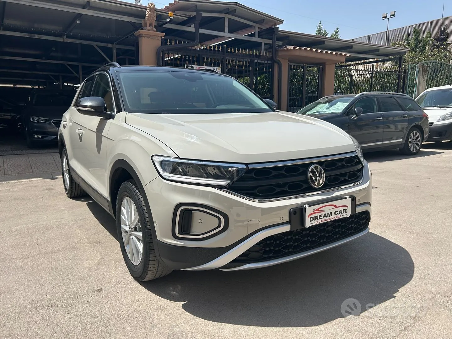 Volkswagen T-Roc 2023 photo 3