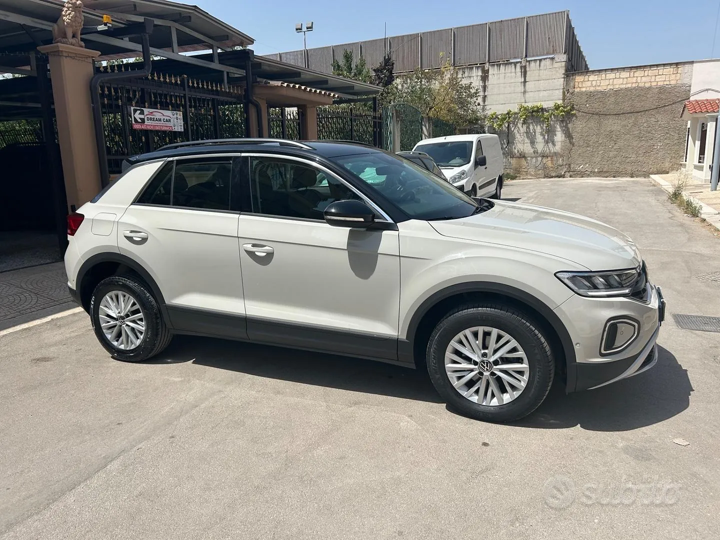 Volkswagen T-Roc 2023 photo 5