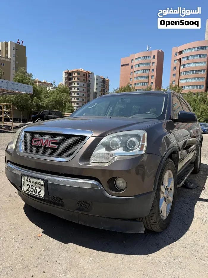 GMC Acadia 2009 photo 2