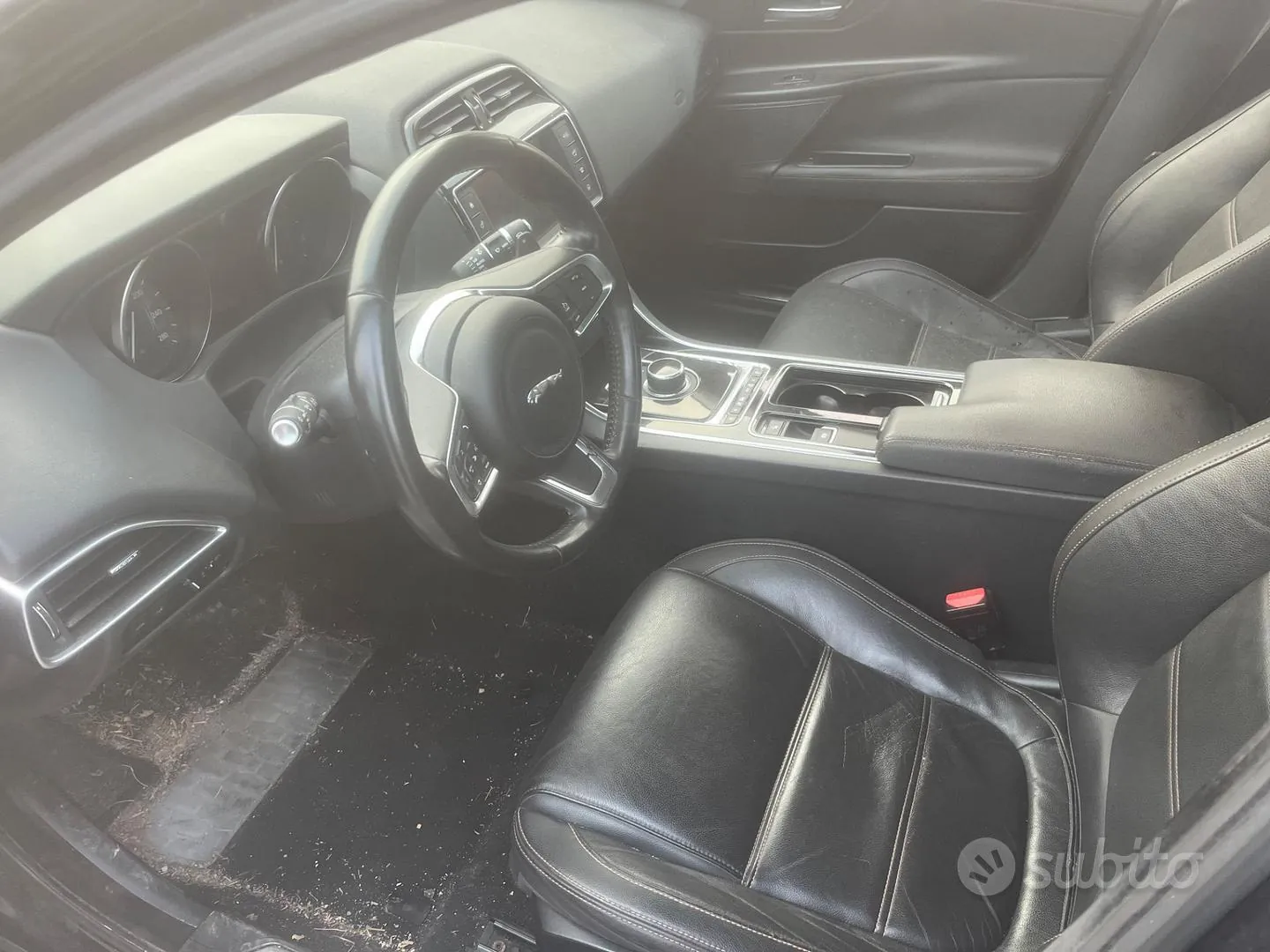 Jaguar Xe 2018 photo 2