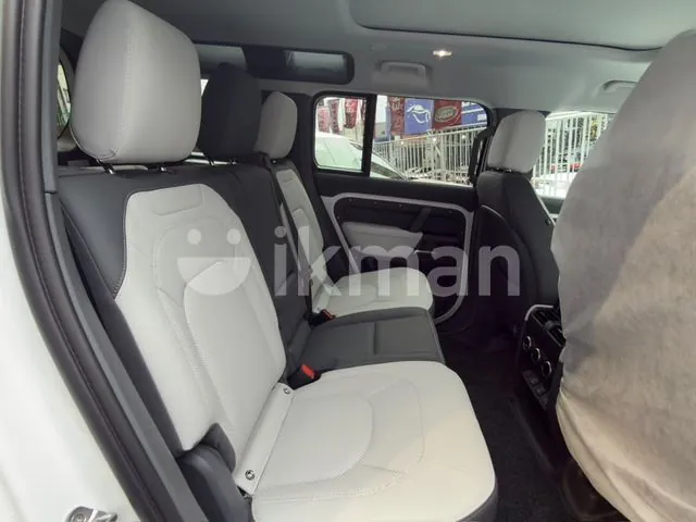 Land Rover Defender 2026 photo 4