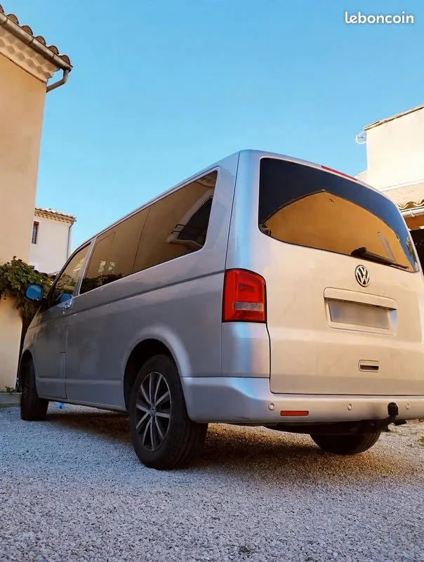 Volkswagen Multivan 2010 photo 3