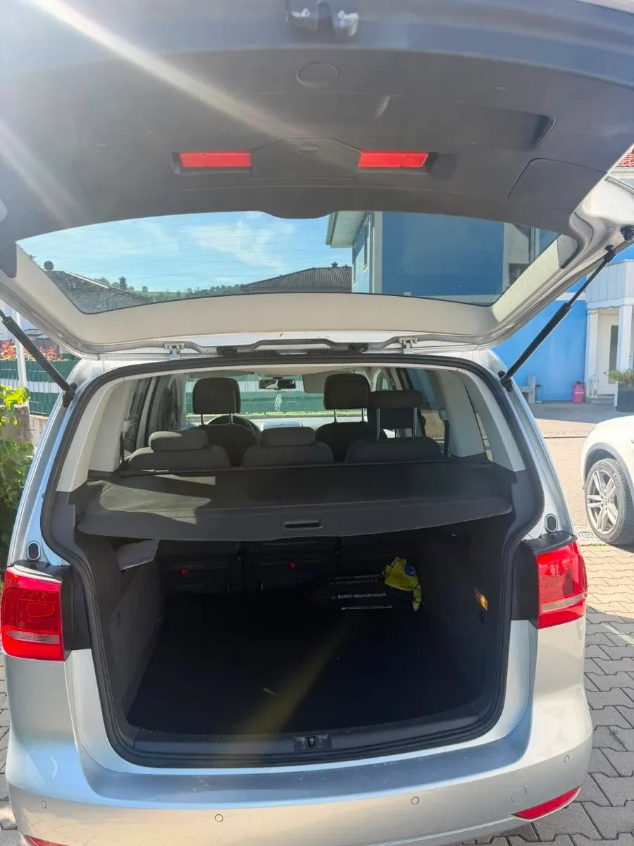 Volkswagen Touran 2013 photo 3